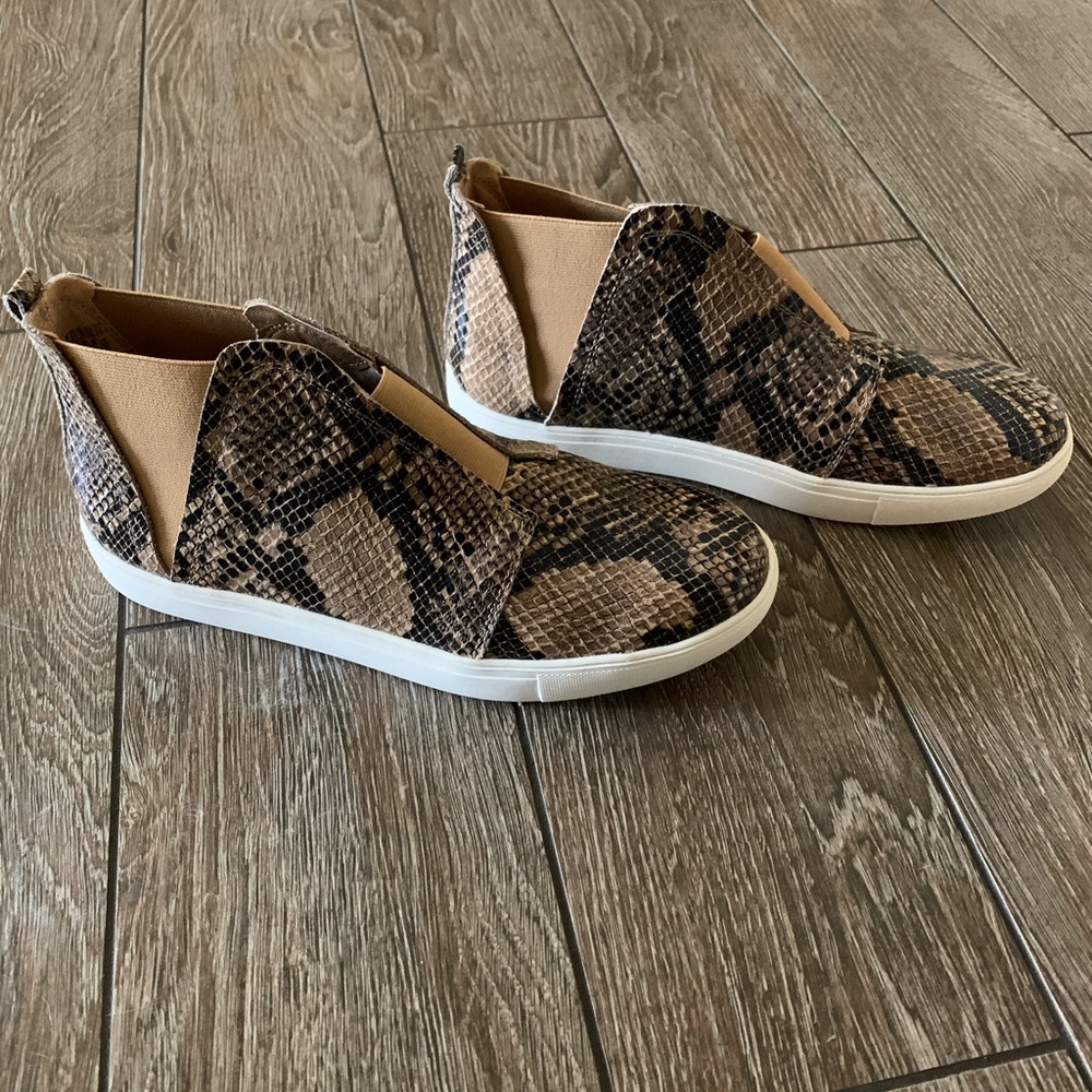 Beautiful booties - Picture 2 of 4
